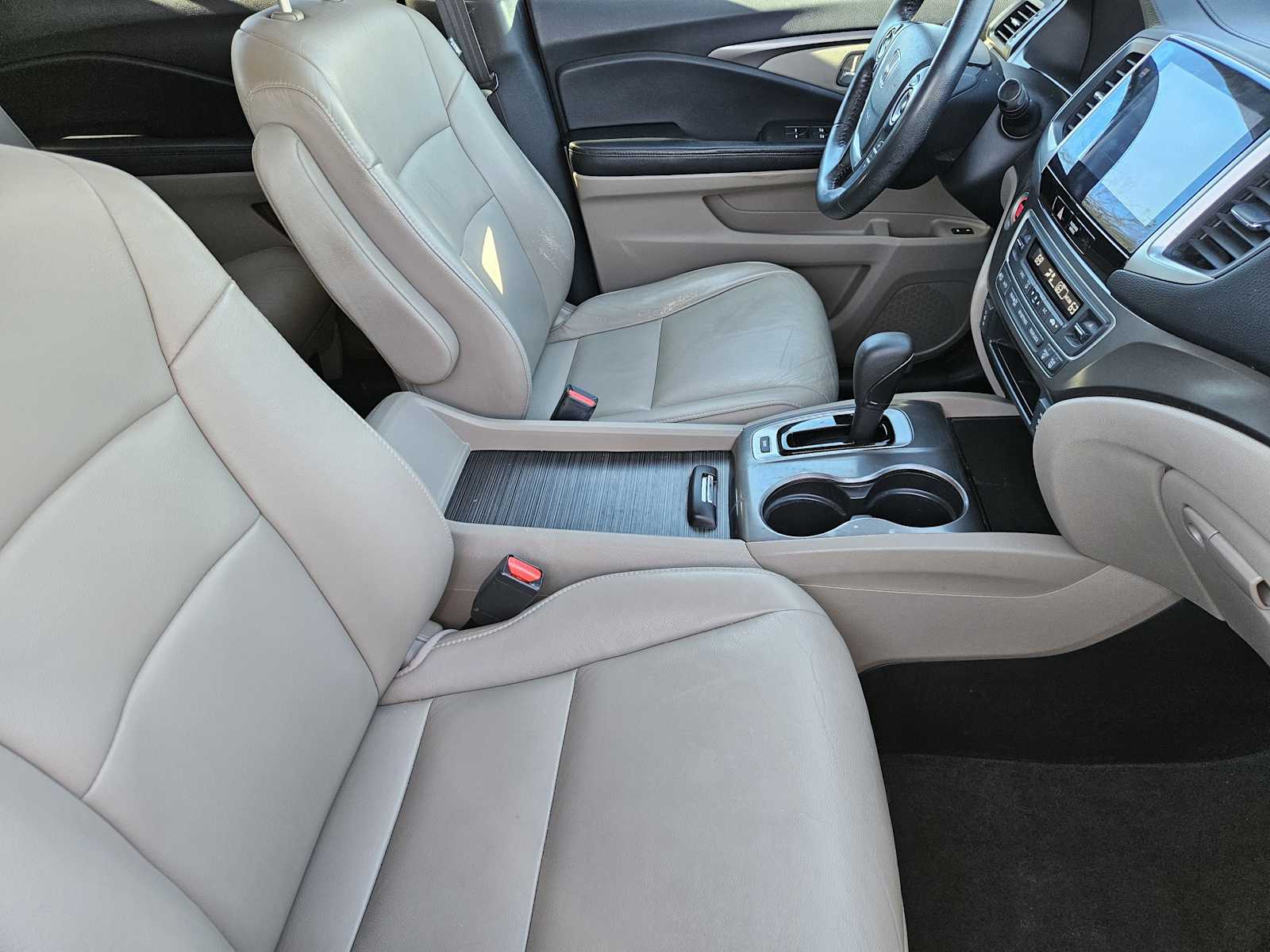 Thumbnail: 2016 Honda Pilot - 13