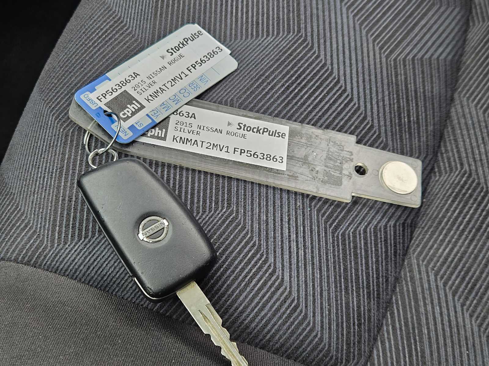 Thumbnail: 2015 Nissan Rogue - 32