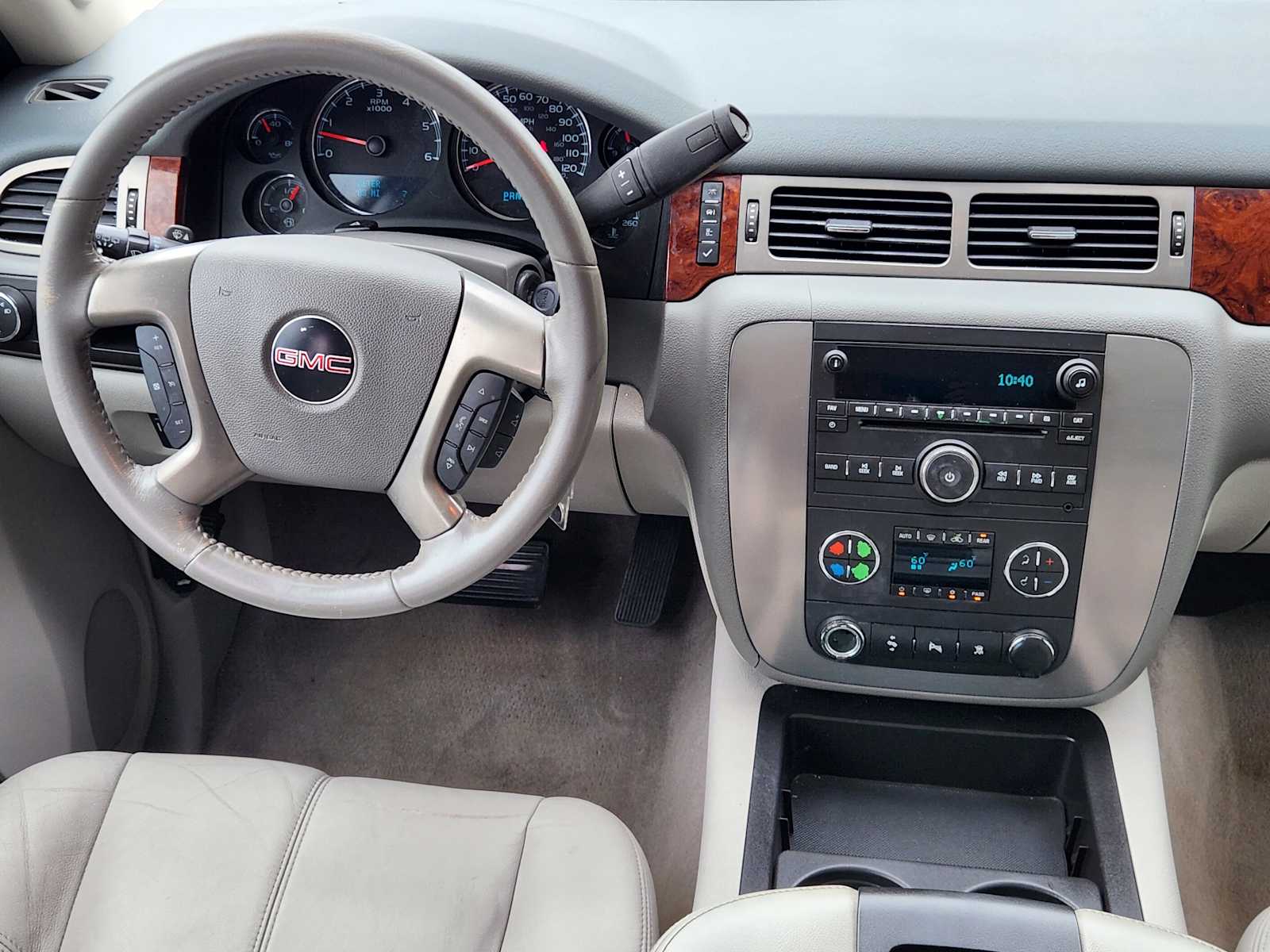 Thumbnail: 2011 GMC Yukon - 26