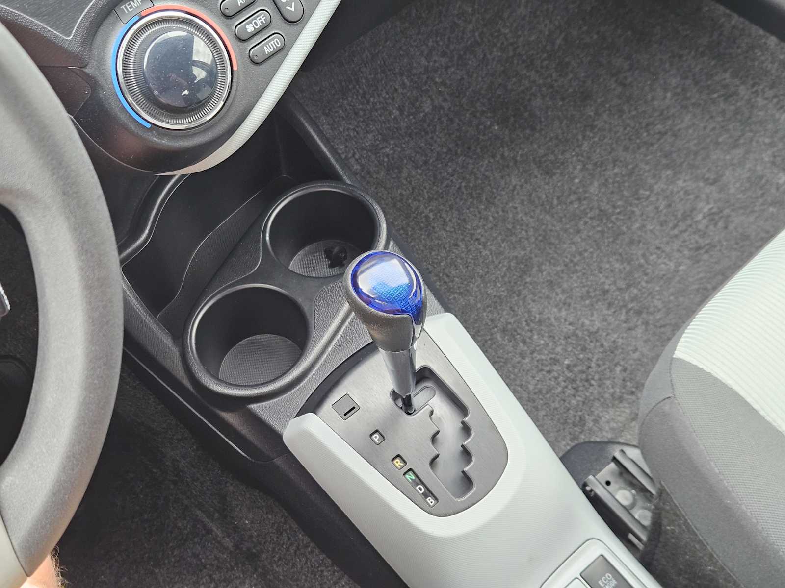 Thumbnail: 2012 Toyota Prius c - 19