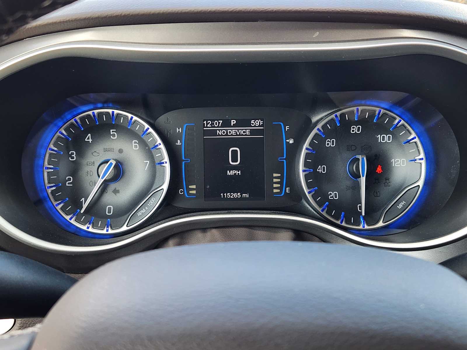 Thumbnail: 2017 Chrysler Pacifica - 15