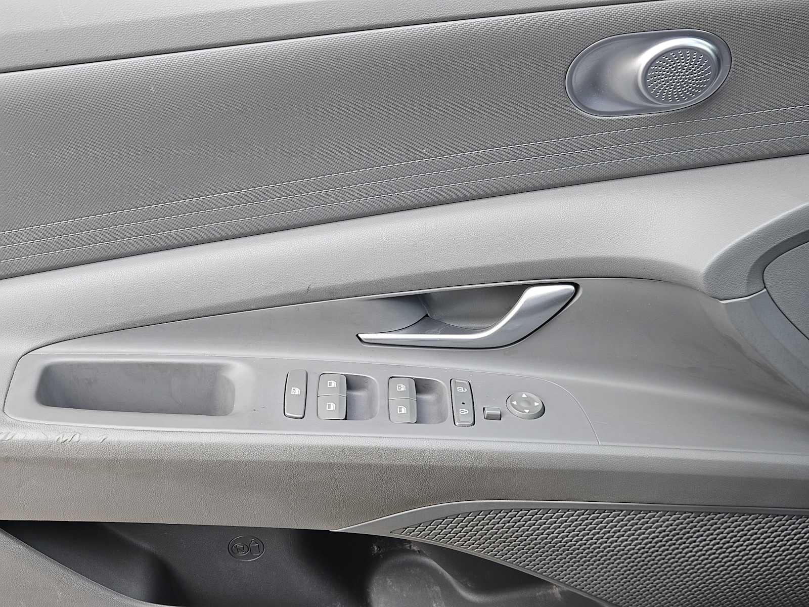 Thumbnail: 2022 Hyundai Elantra - 21