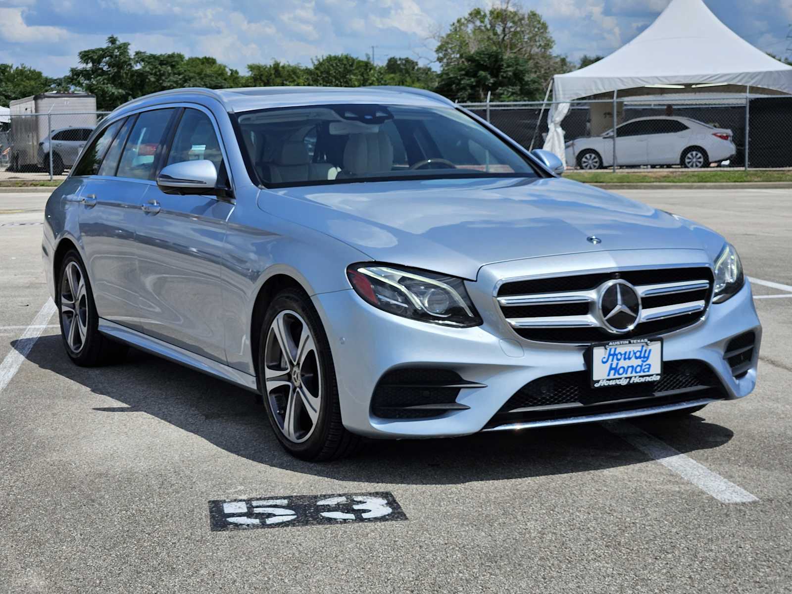 2018 Mercedes Benz E 400 photo 3