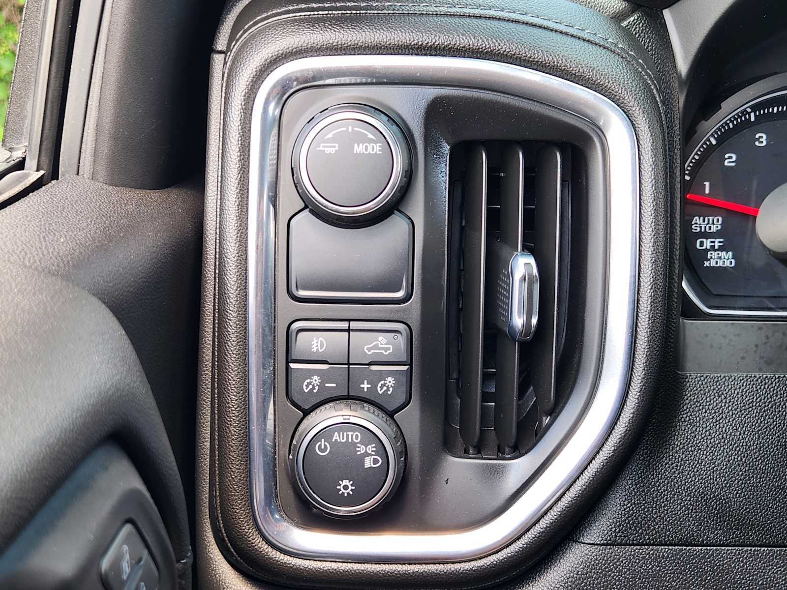 Thumbnail: 2020 Chevrolet Silverado 1500 - 21