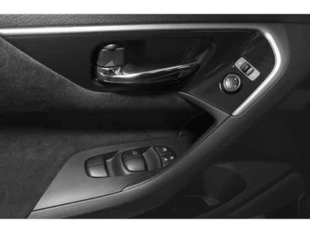 Thumbnail: 2015 Nissan Altima - 21