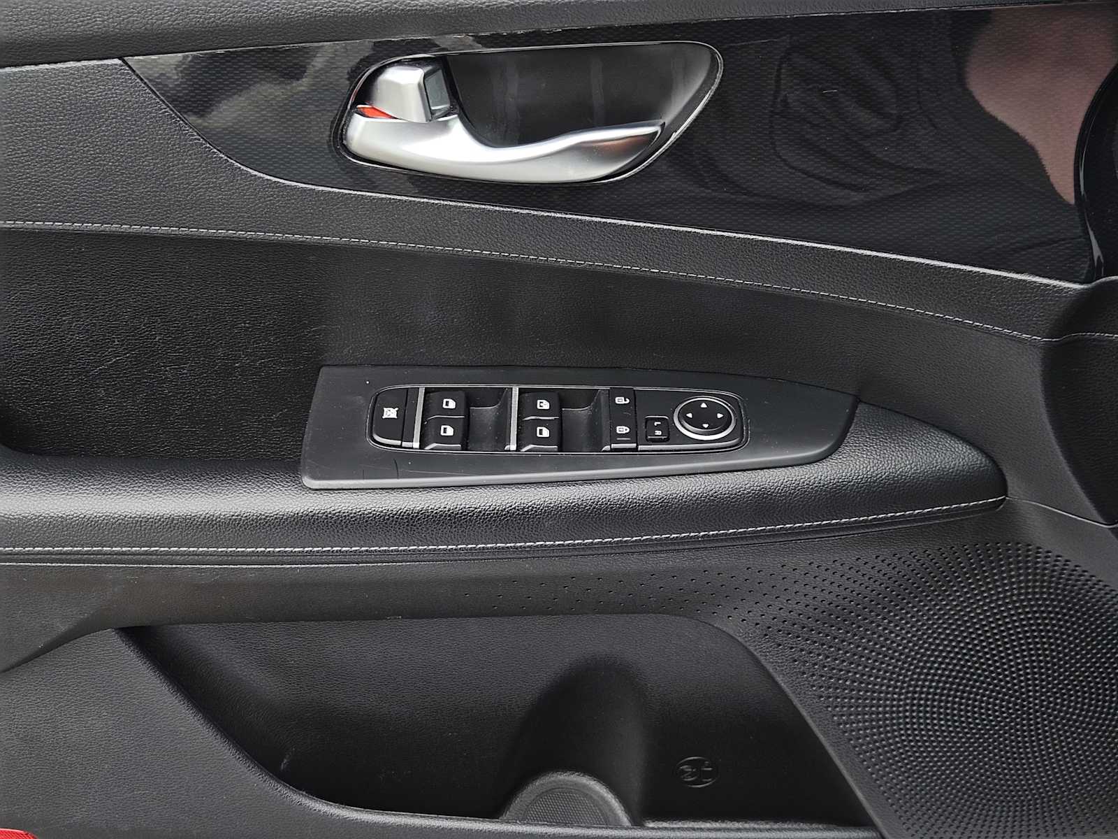 Thumbnail: 2021 Kia Forte - 23