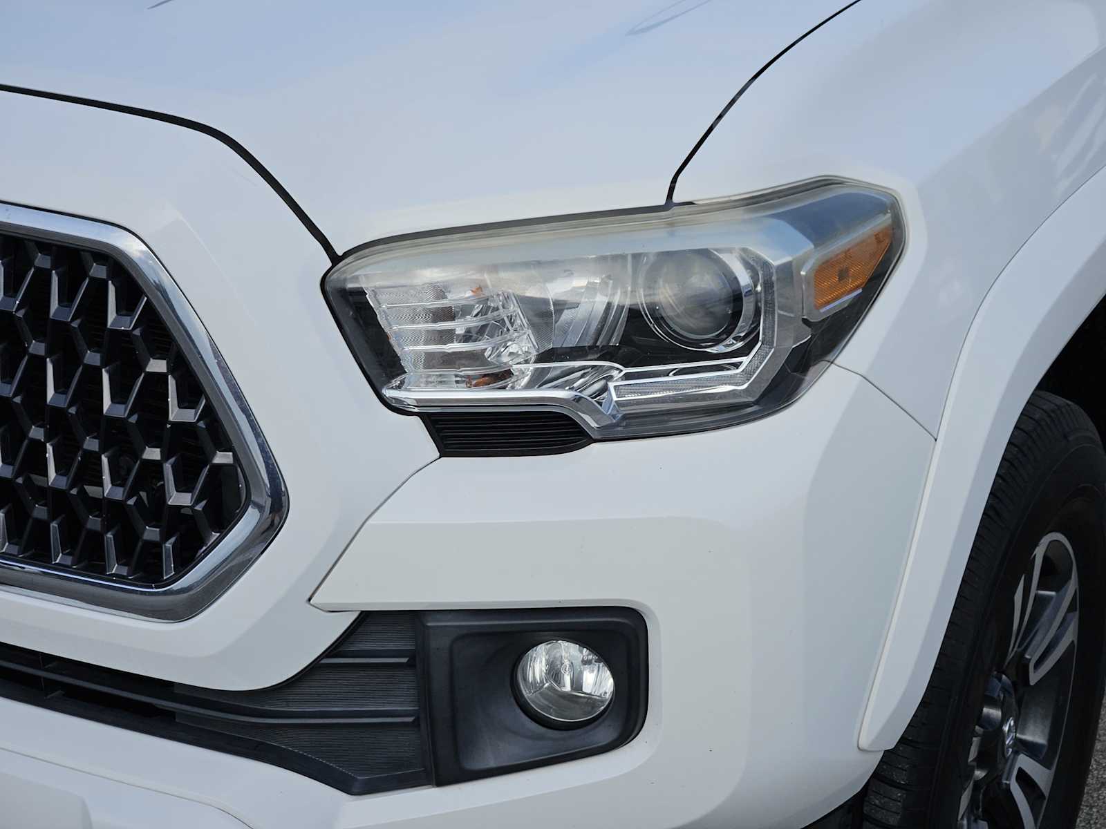 Thumbnail: 2018 Toyota Tacoma - 7