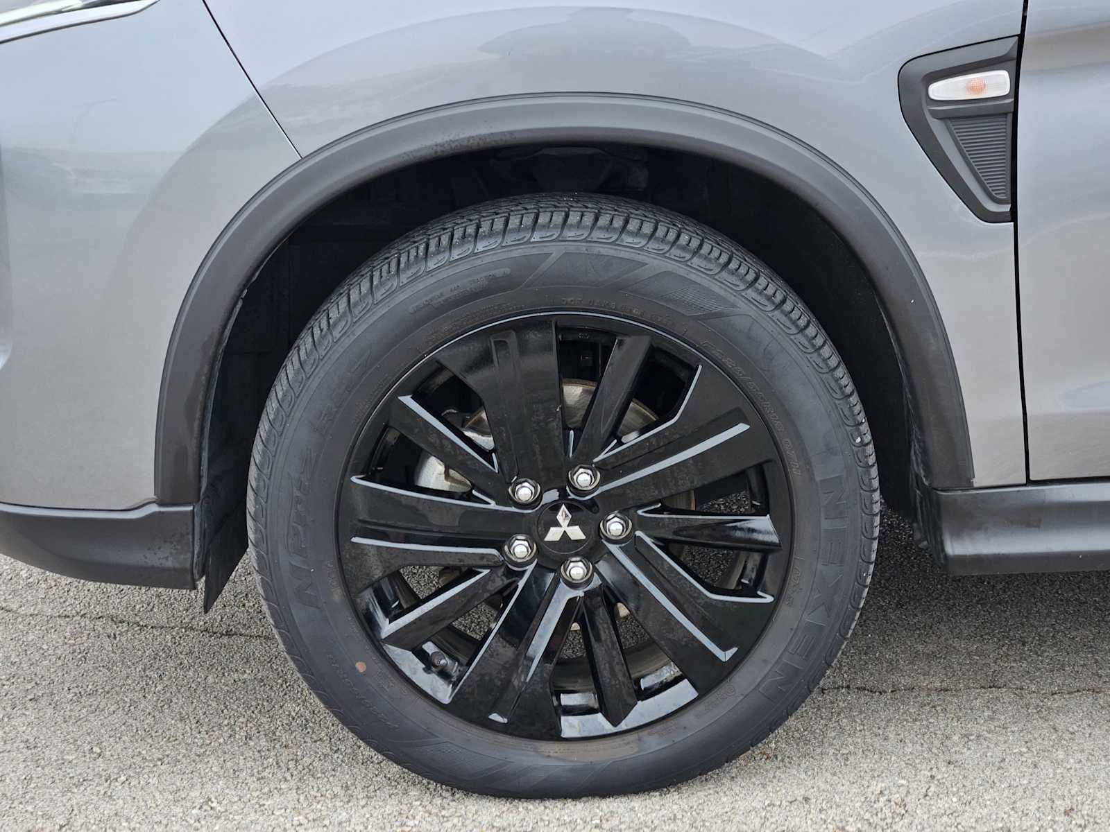 Thumbnail: 2023 Mitsubishi Outlander Sport - 9