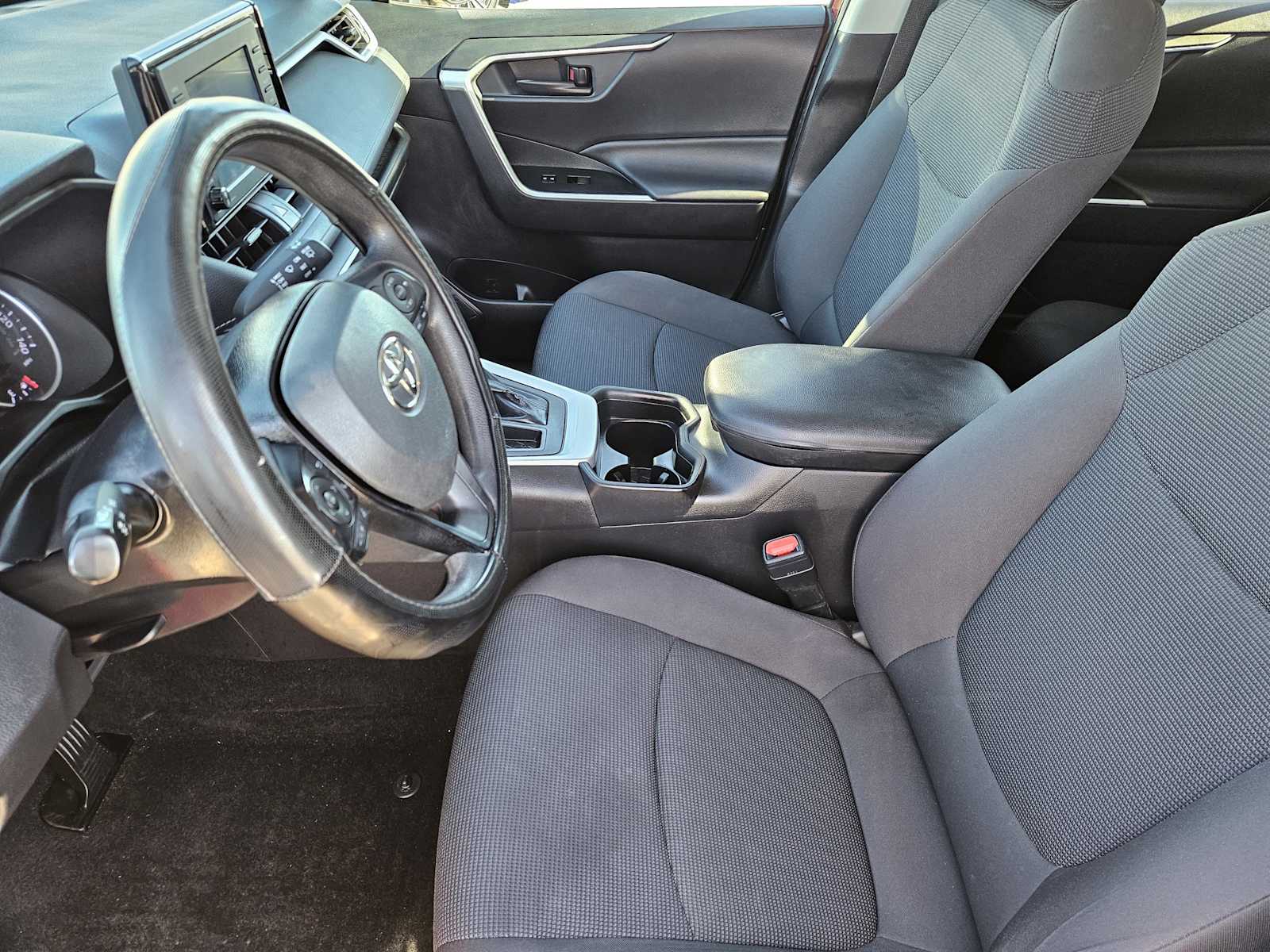 Thumbnail: 2020 Toyota RAV4 - 13