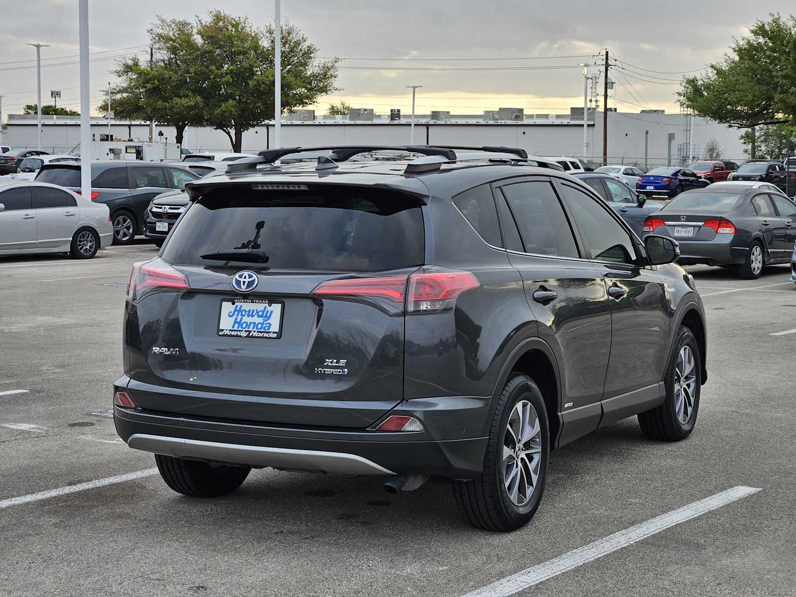 Thumbnail: 2017 Toyota RAV4 - 6