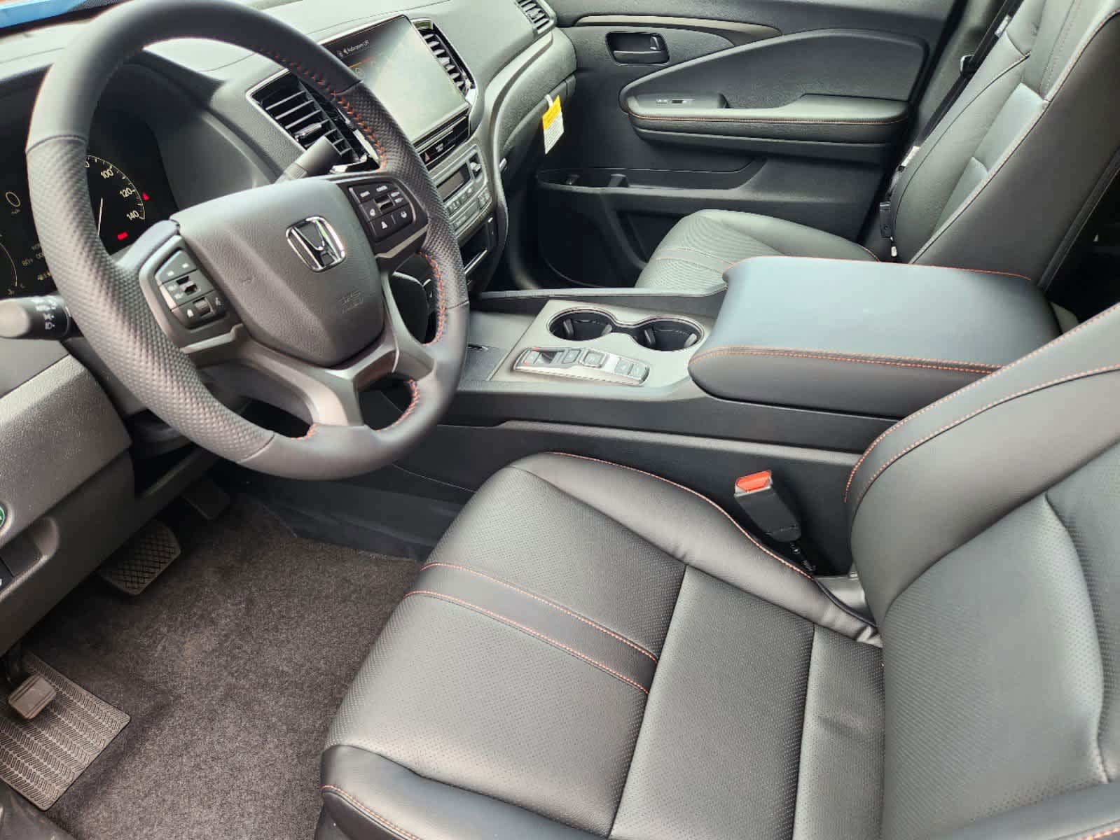 2025 Honda Ridgeline TrailSport photo 2
