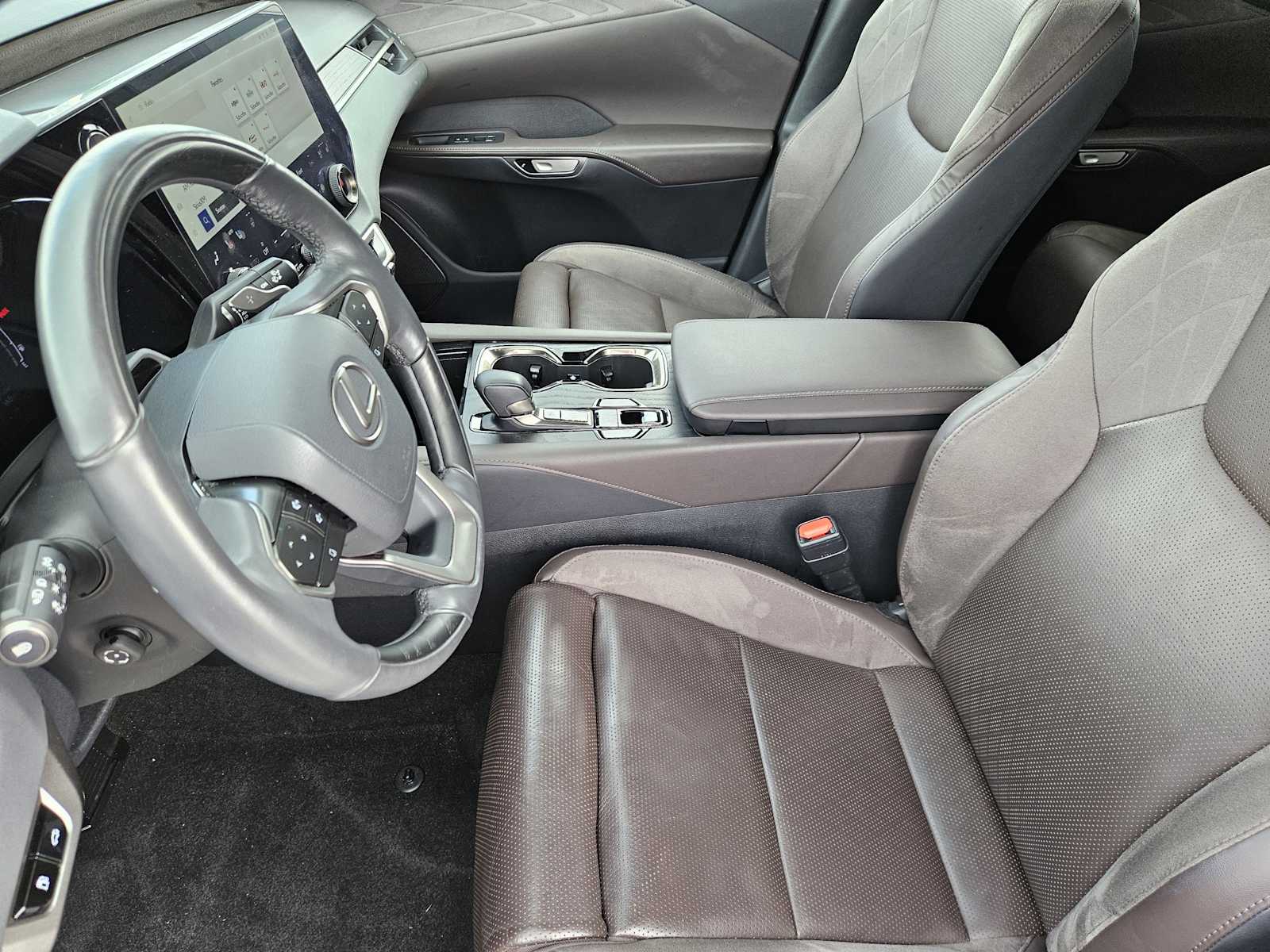 Thumbnail: 2023 Lexus RX - 13