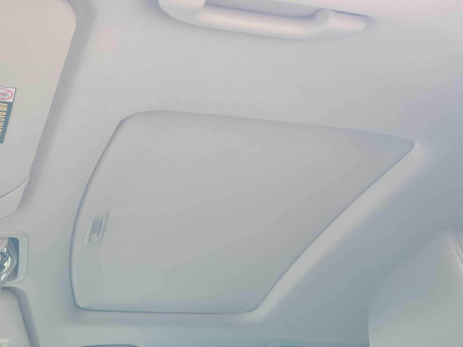 Thumbnail: 2011 Honda Odyssey - 25