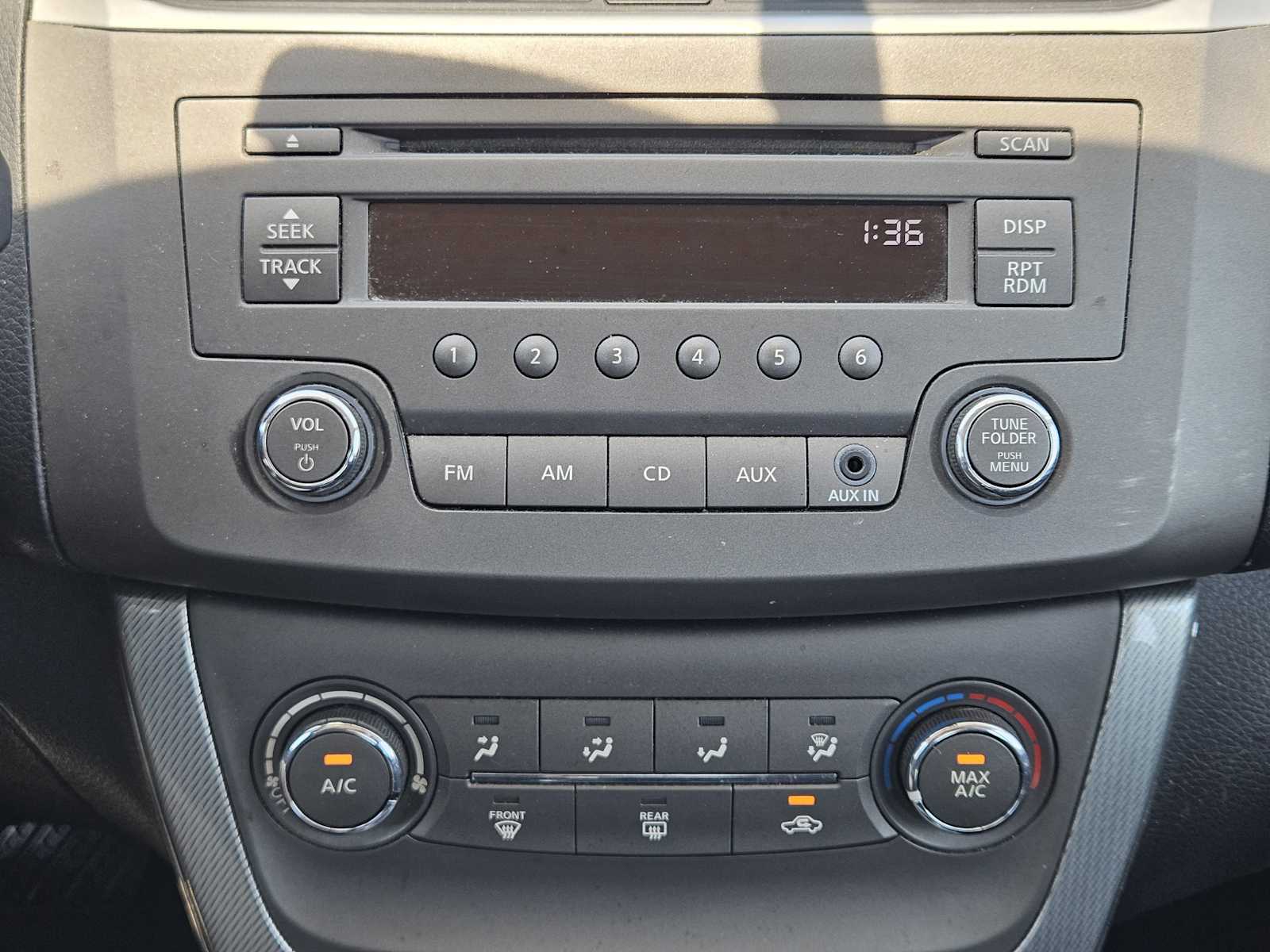 Thumbnail: 2013 Nissan Sentra - 17