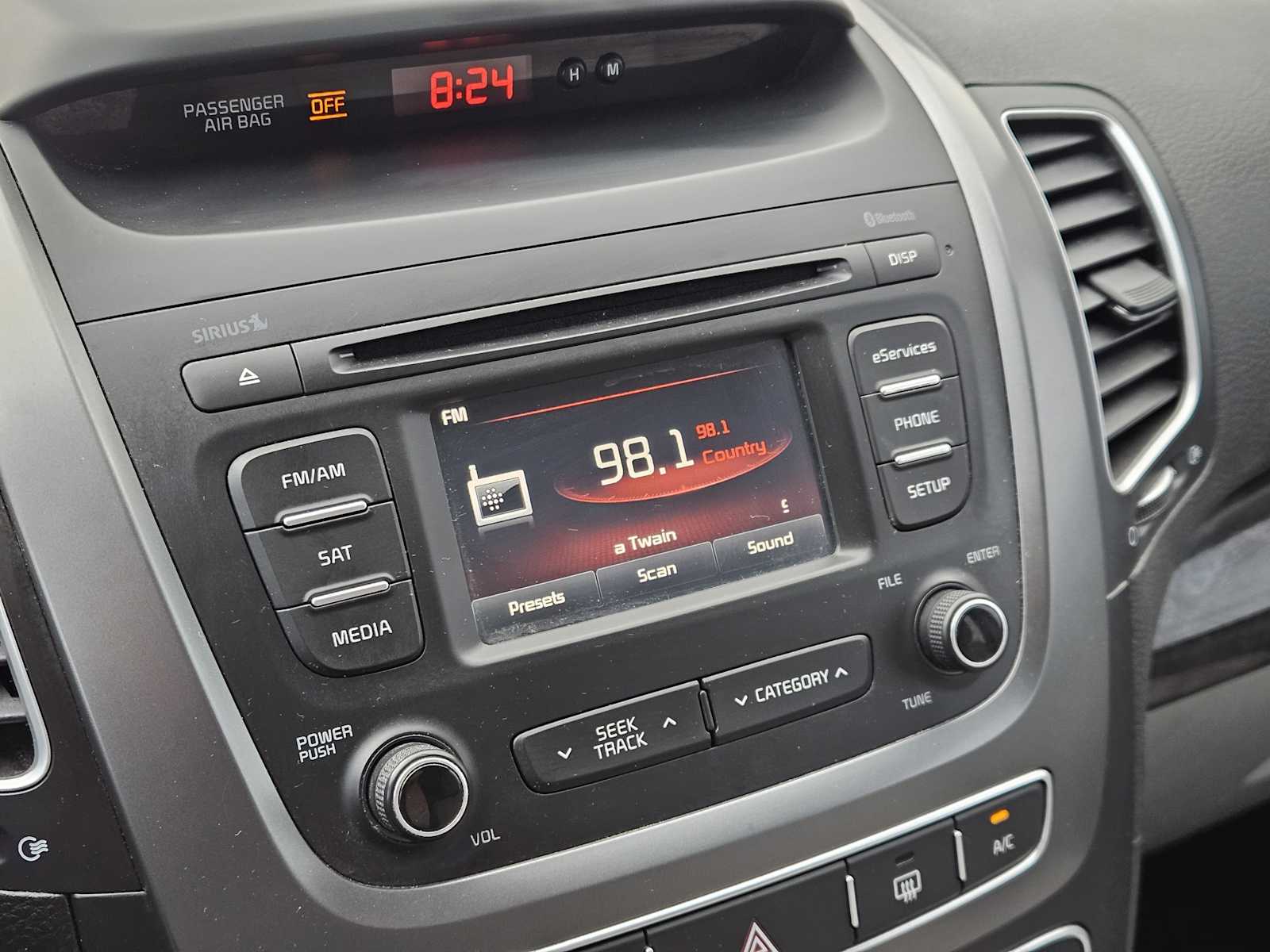 Thumbnail: 2015 Kia Sorento - 17