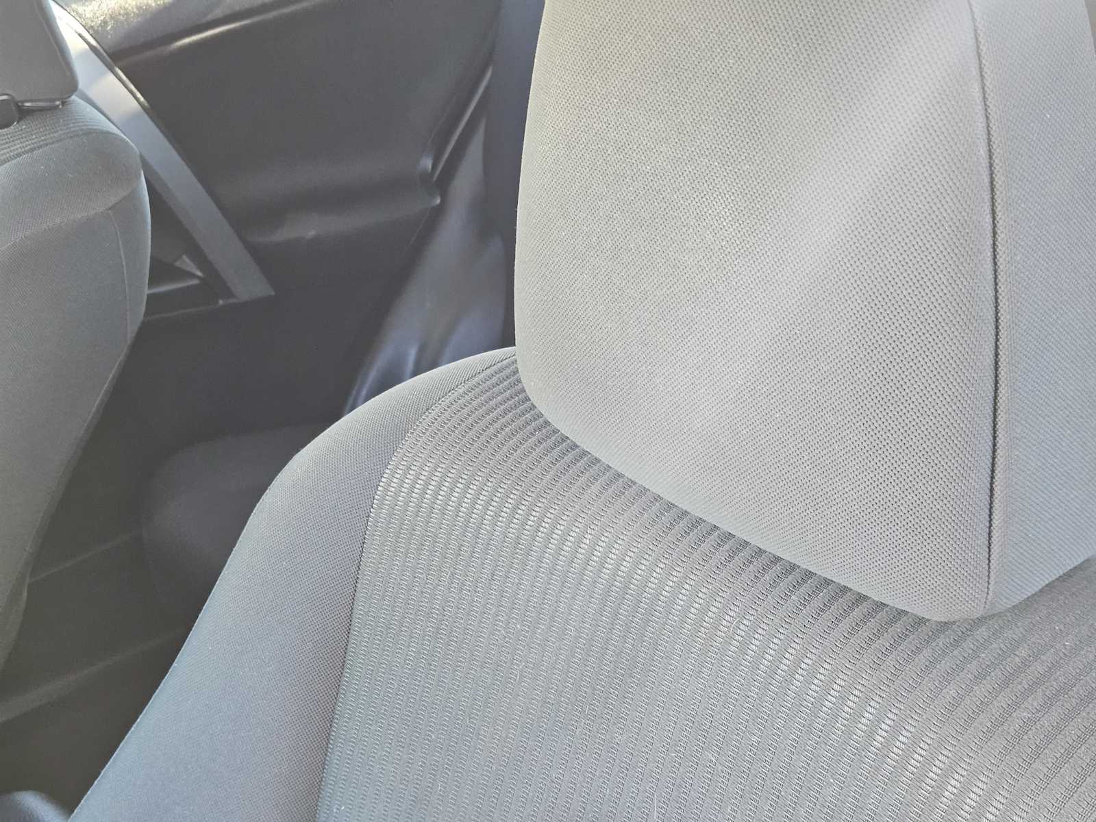 Thumbnail: 2018 Toyota RAV4 - 15