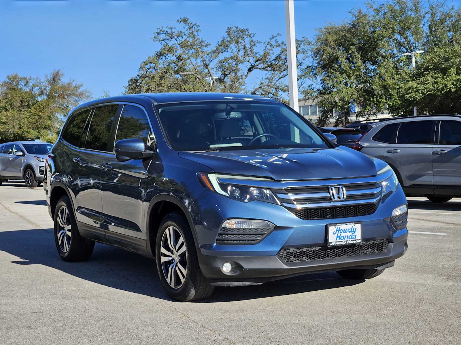 Thumbnail: 2018 Honda Pilot - 3