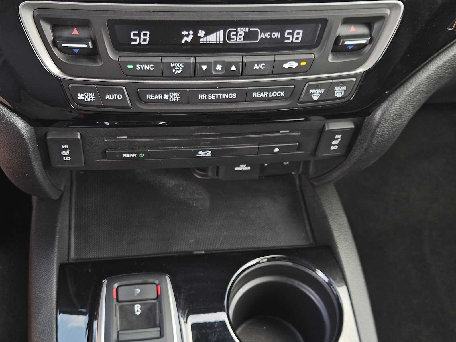 Thumbnail: 2017 Honda Pilot - 19