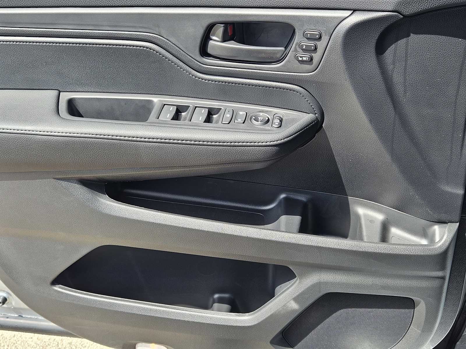 Thumbnail: 2025 Honda Odyssey - 17