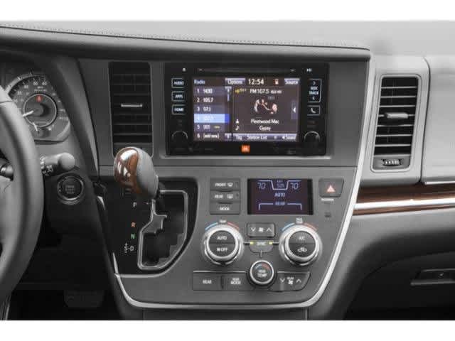 Thumbnail: 2015 Toyota Sienna - 11