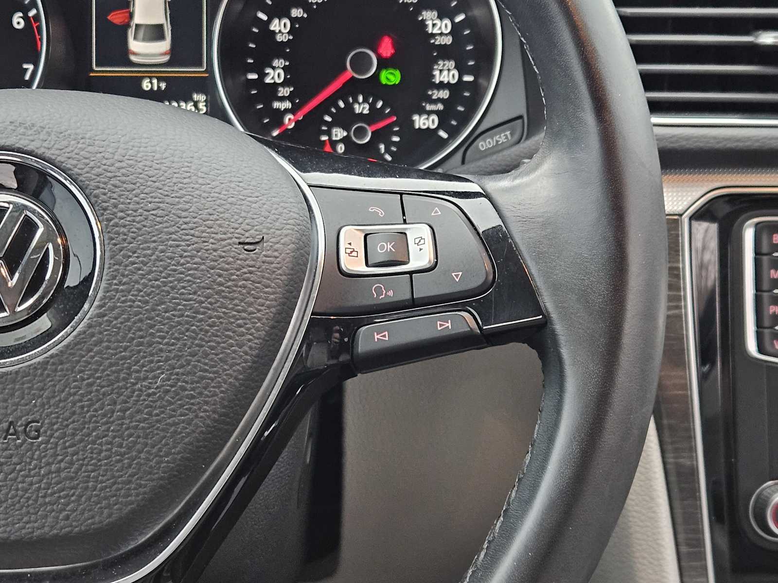 Thumbnail: 2017 Volkswagen Passat - 29