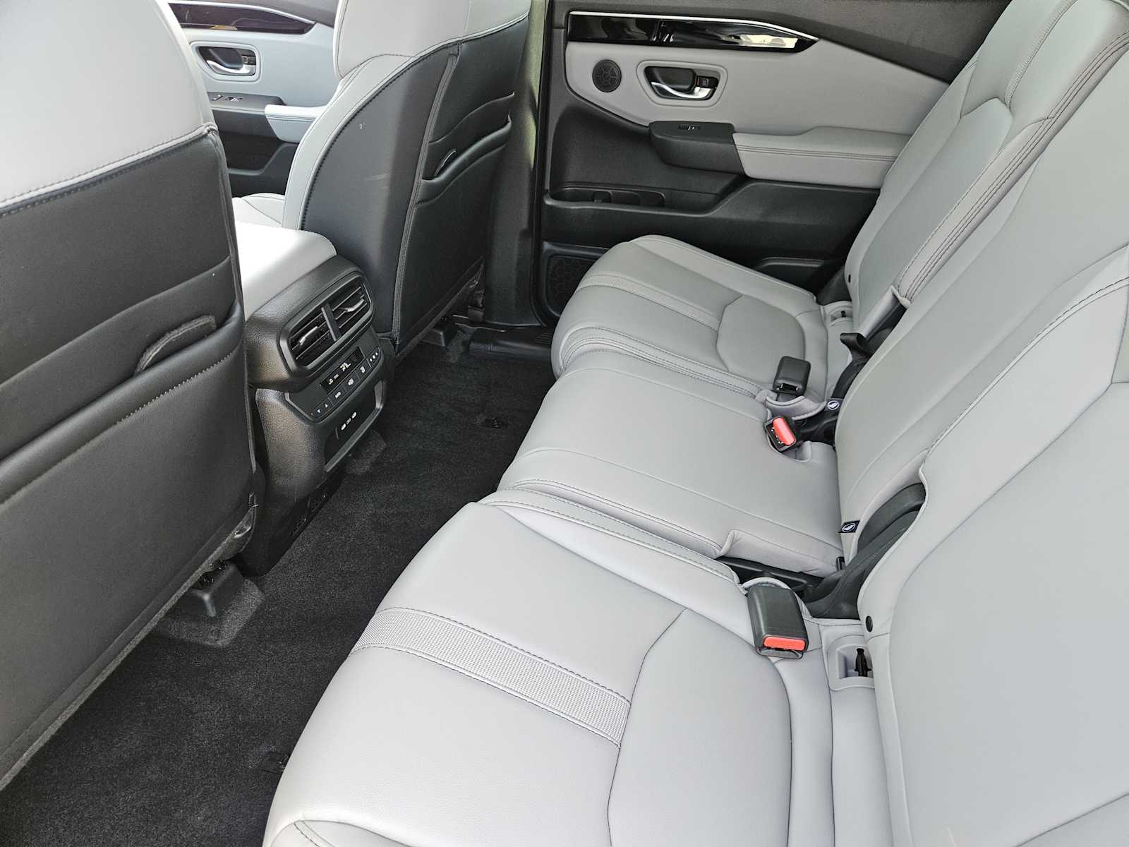 Thumbnail: 2025 Honda Pilot - 27