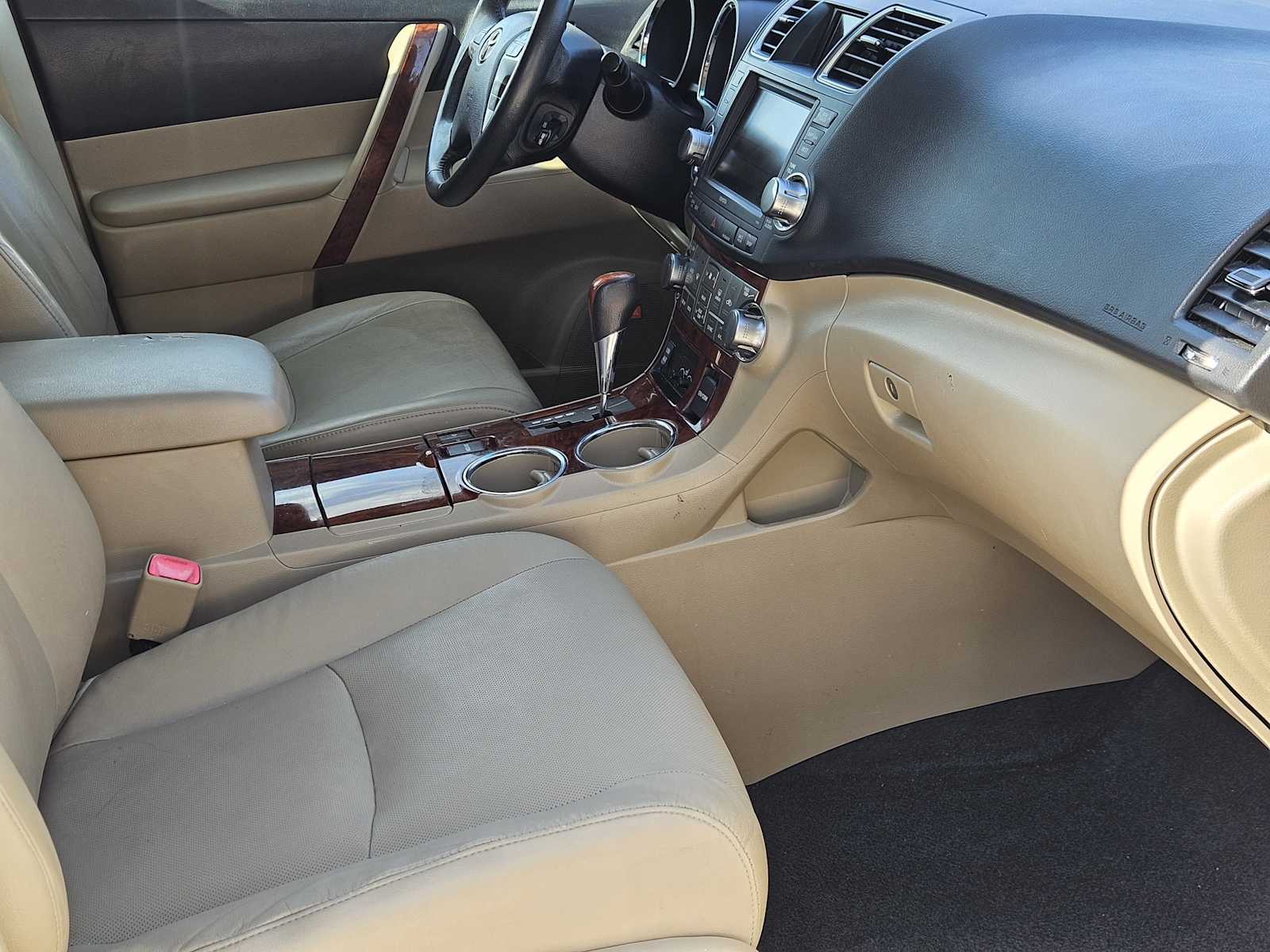 Thumbnail: 2012 Toyota Highlander - 14