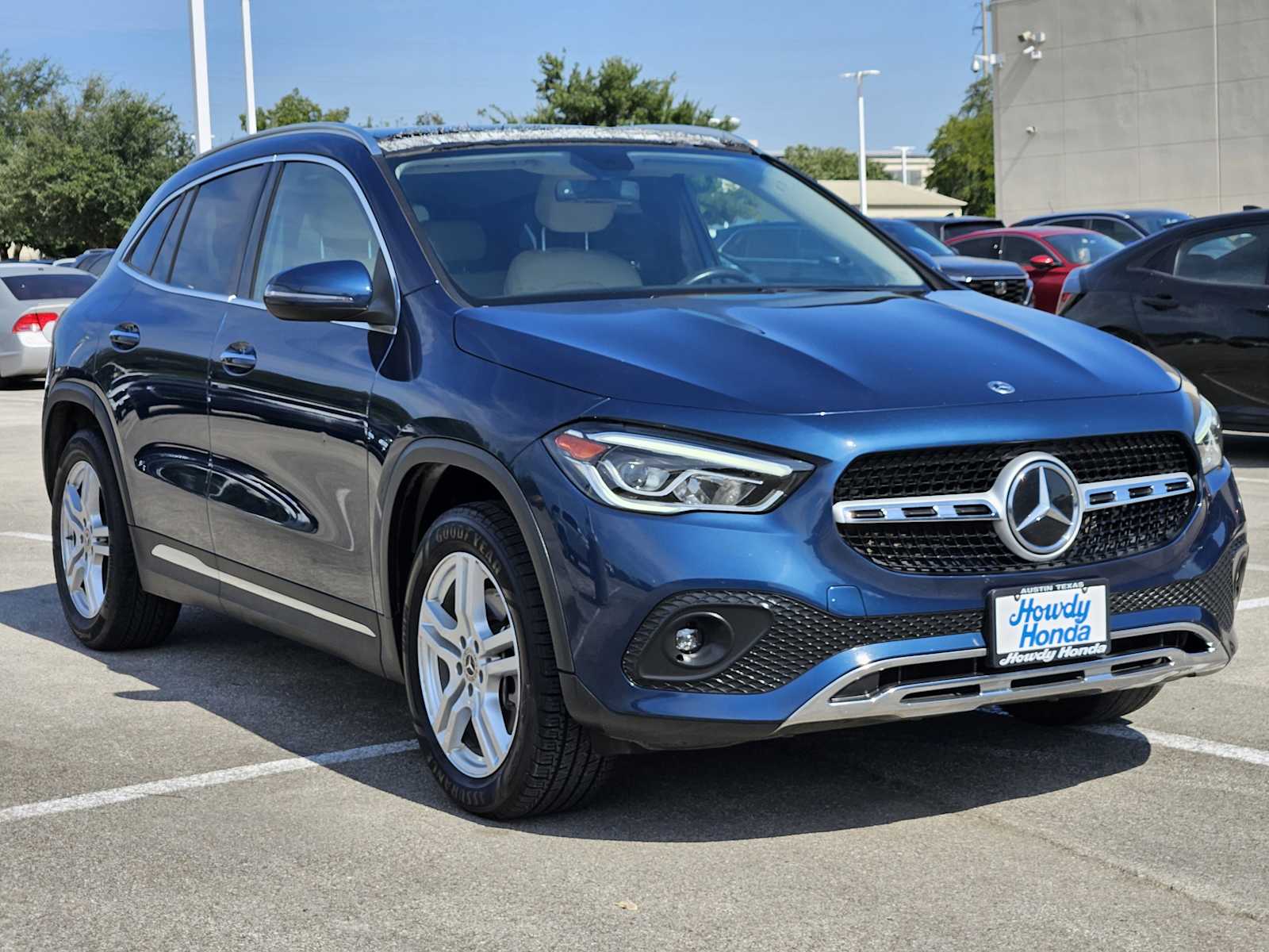 2021 Mercedes Benz GLA 250 photo 2