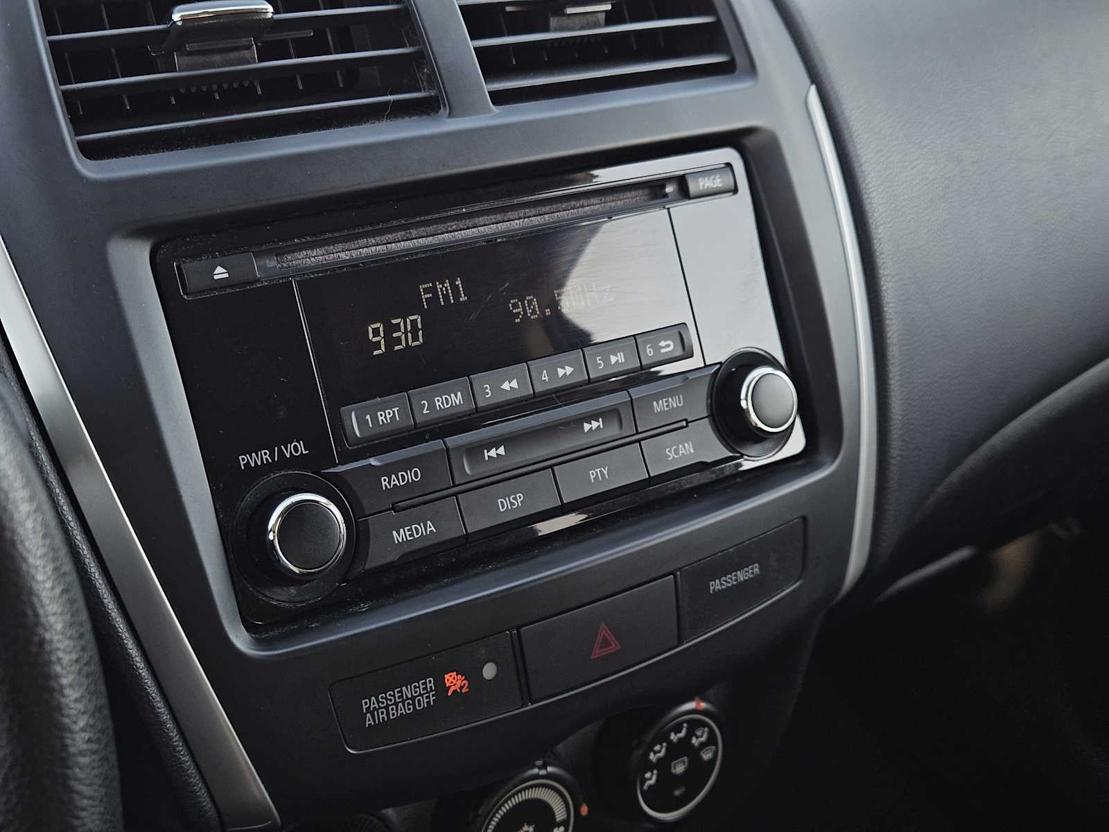 Thumbnail: 2014 Mitsubishi Outlander Sport - 17