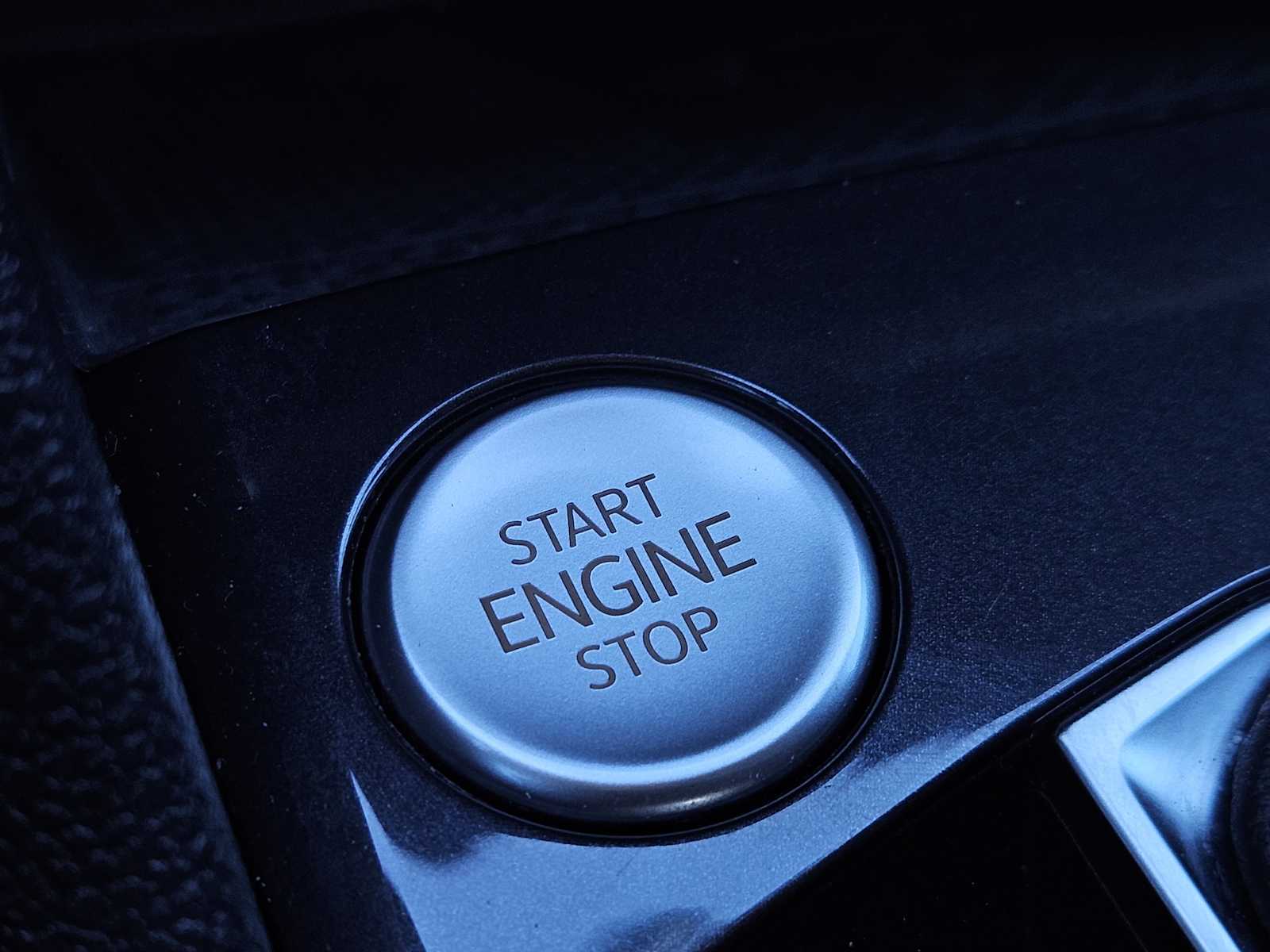 Thumbnail: 2022 Volkswagen Tiguan - 21