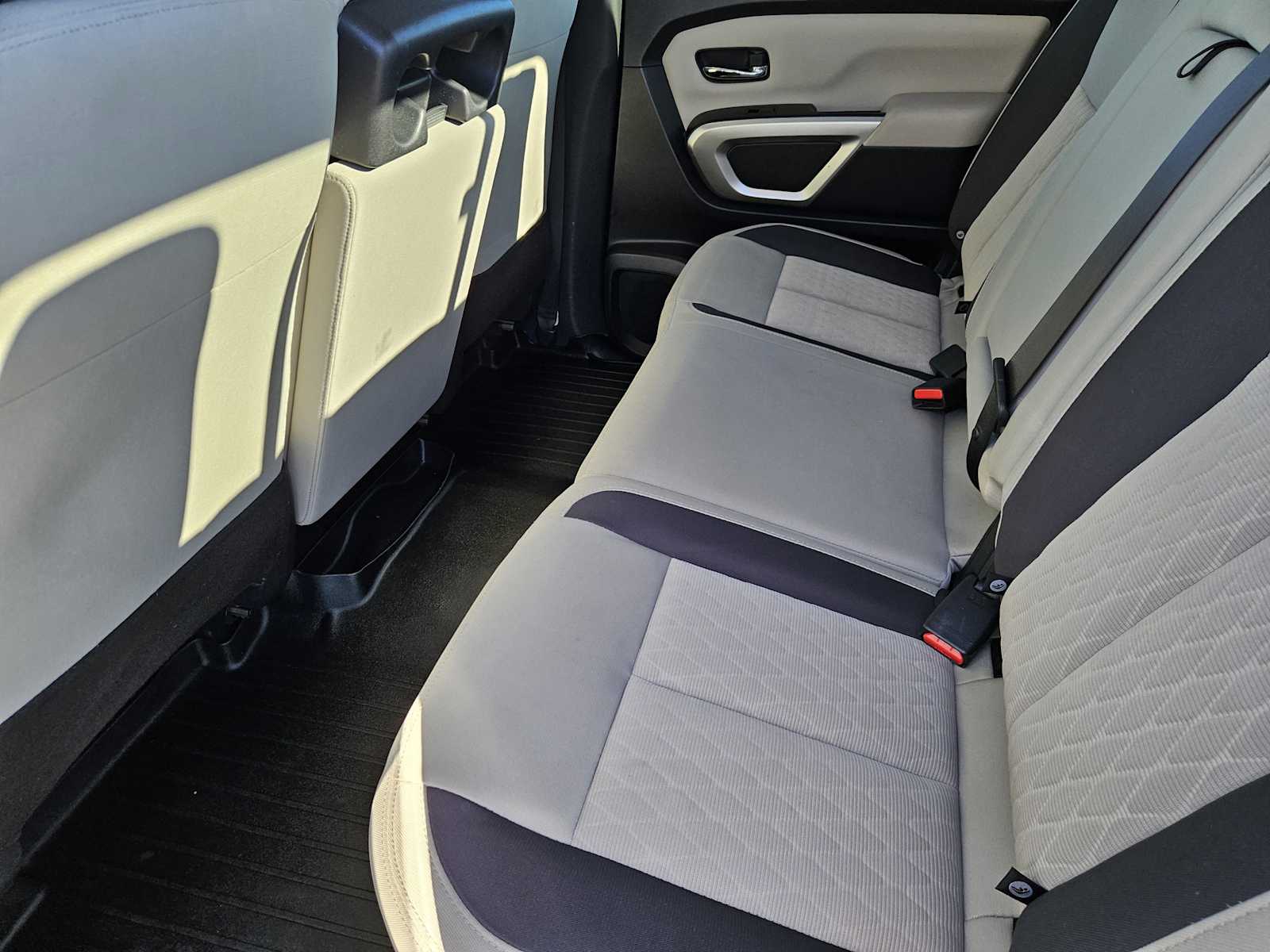 Thumbnail: 2022 Nissan Titan - 27