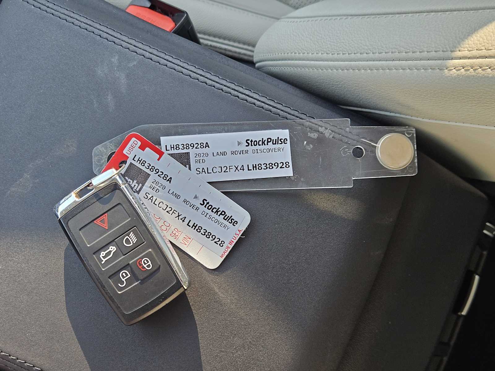 Thumbnail: 2020 Land Rover Discovery Sport - 32