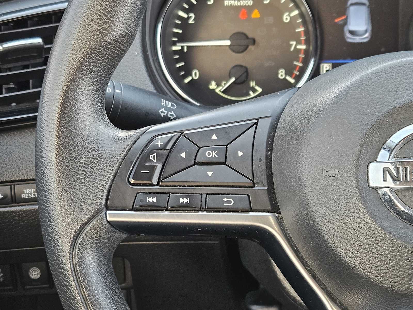 Thumbnail: 2020 Nissan Rogue Sport - 25