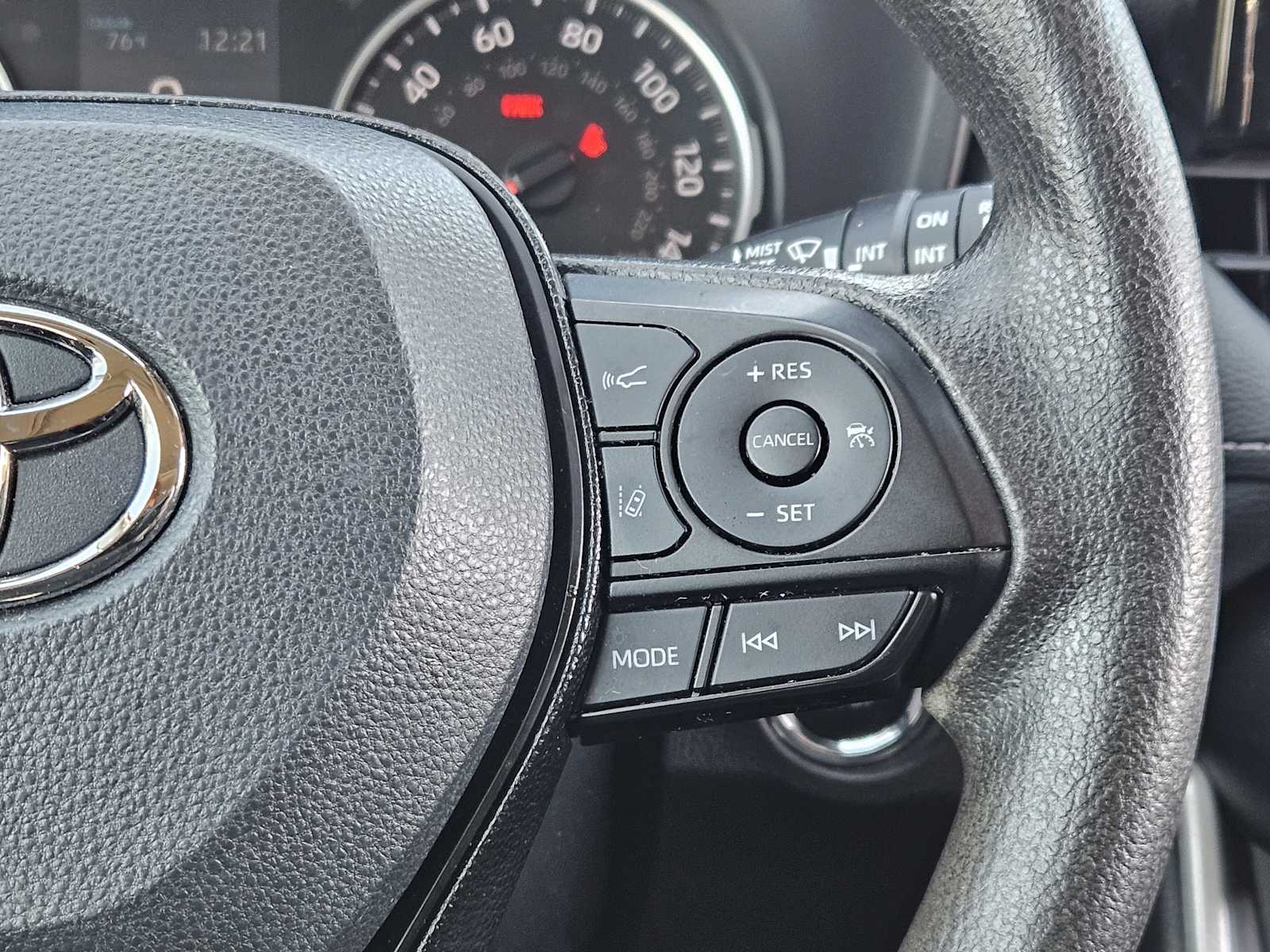 Thumbnail: 2021 Toyota RAV4 - 28