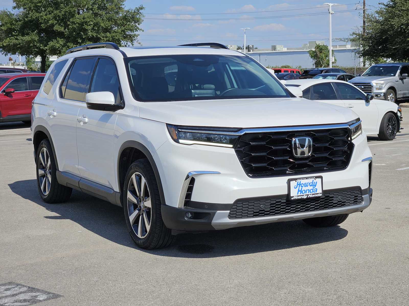 2025 Honda Pilot Touring photo 3