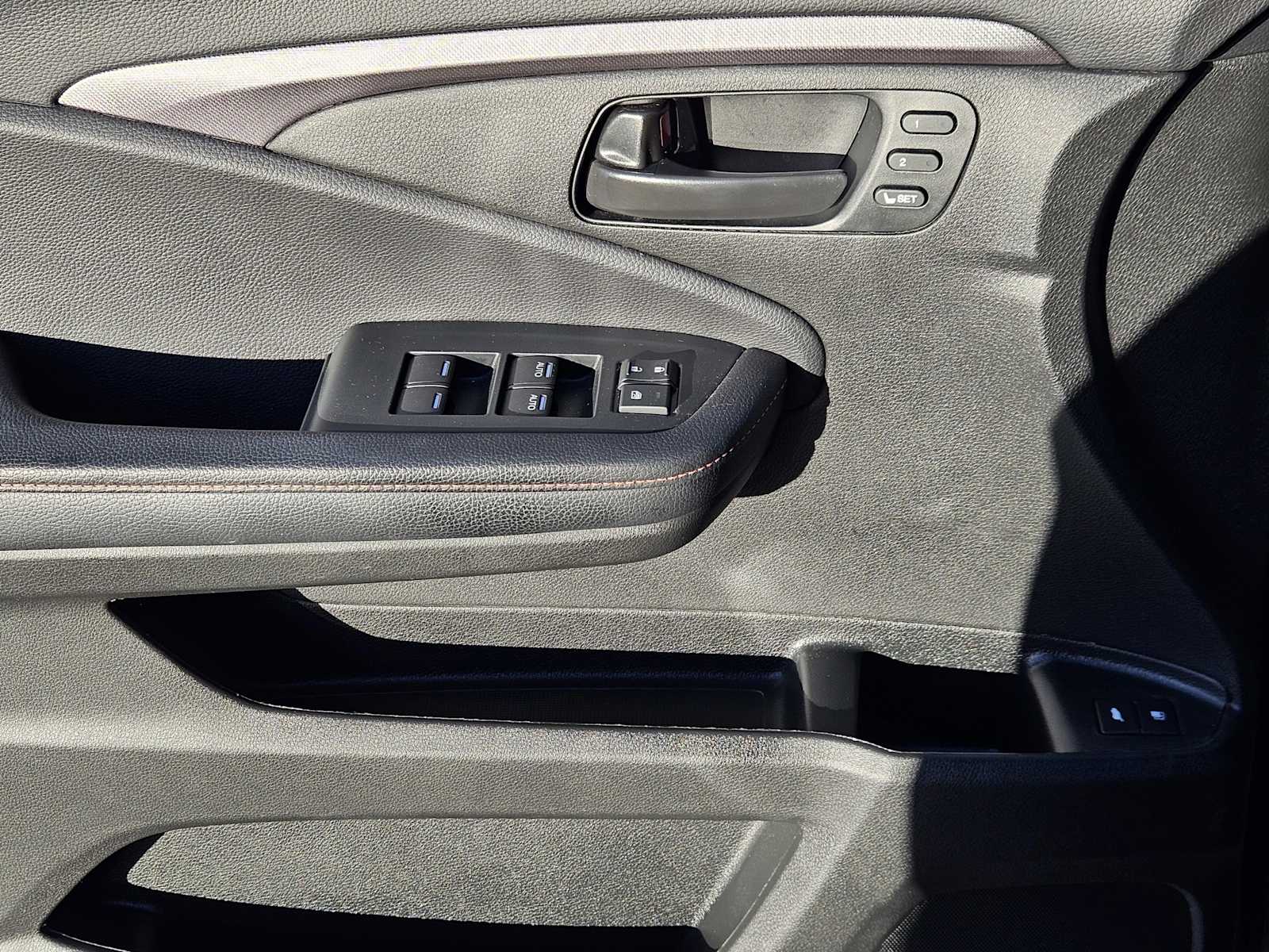 Thumbnail: 2022 Honda Pilot - 23