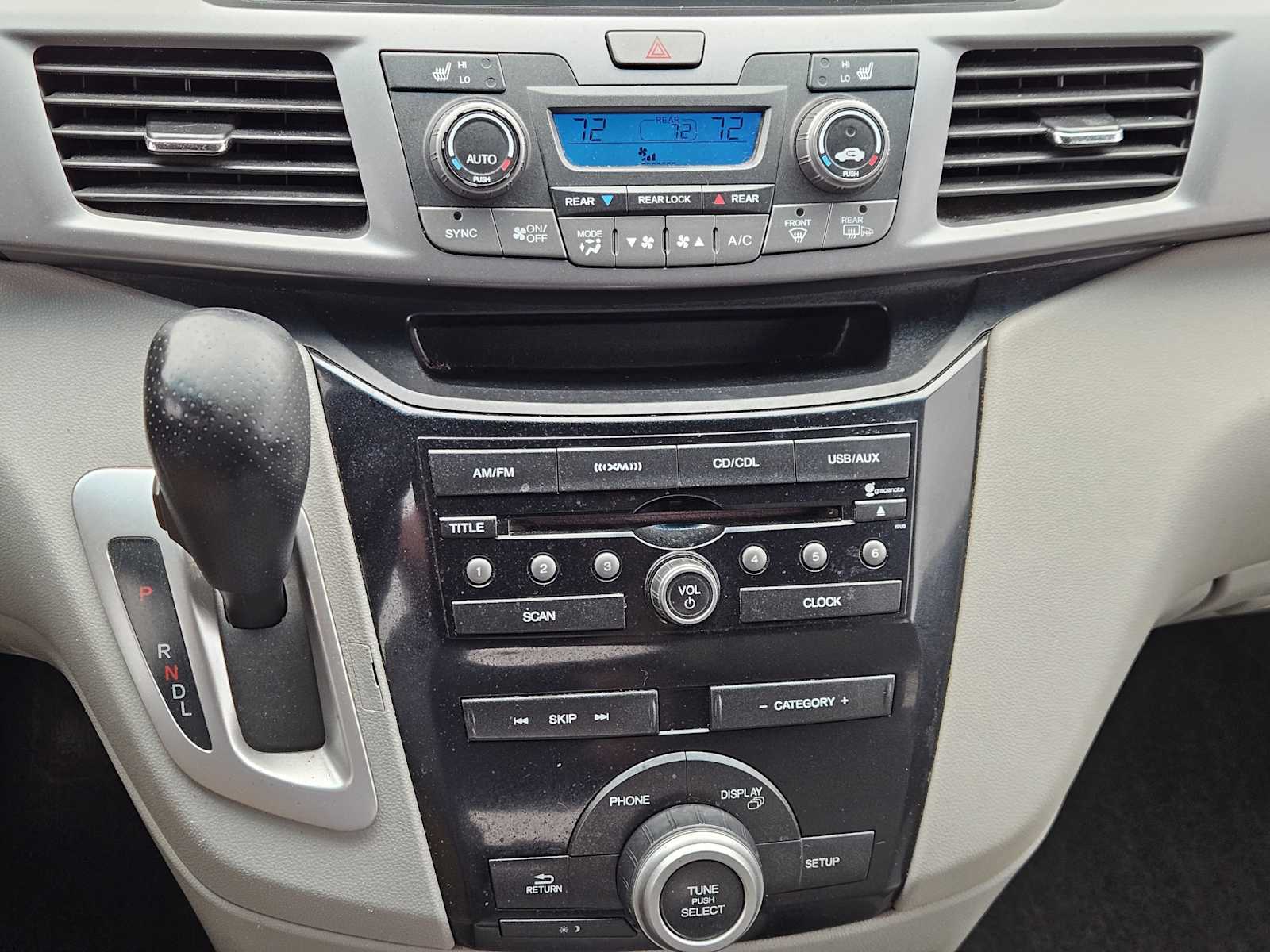 Thumbnail: 2012 Honda Odyssey - 18