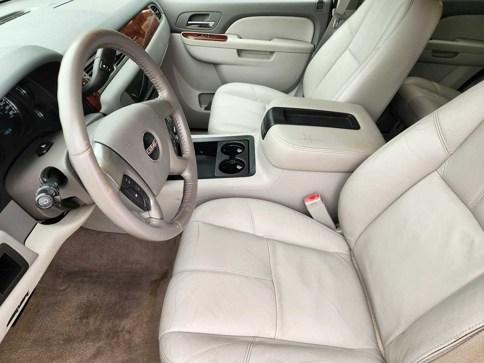 Thumbnail: 2011 GMC Yukon - 13