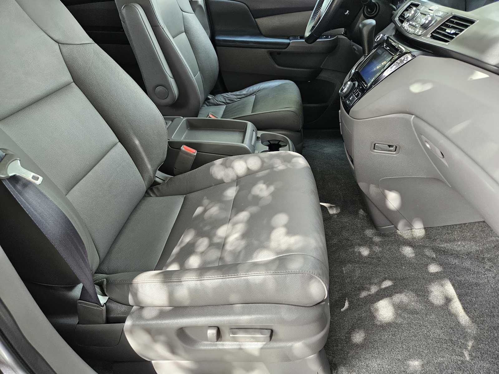 2016 Honda Odyssey EX-L - Photo 13