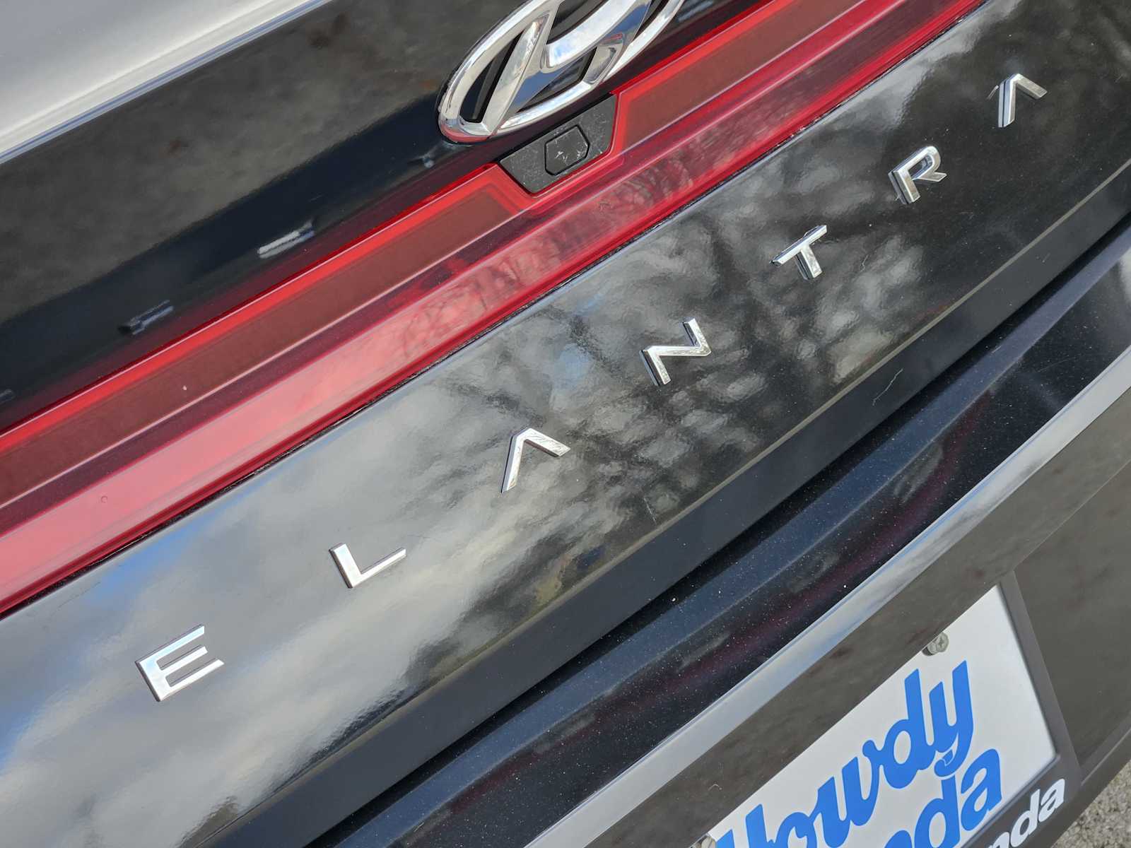Thumbnail: 2022 Hyundai Elantra - 11