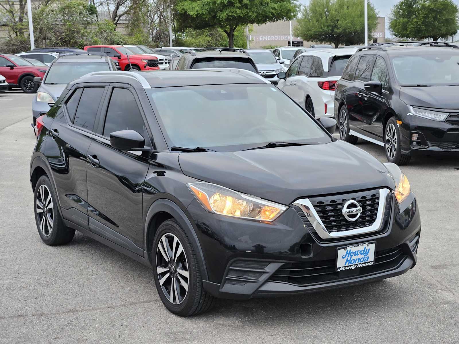 Thumbnail: 2020 Nissan Kicks - 3