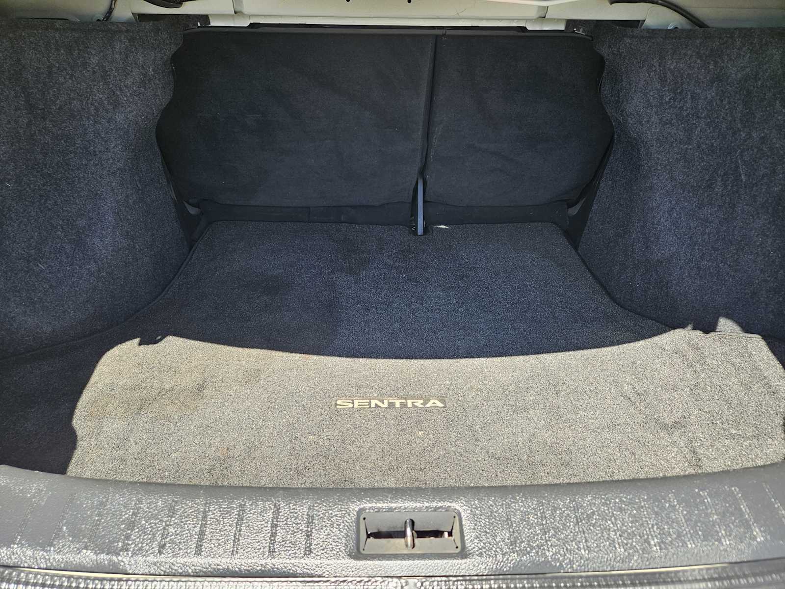 Thumbnail: 2013 Nissan Sentra - 30