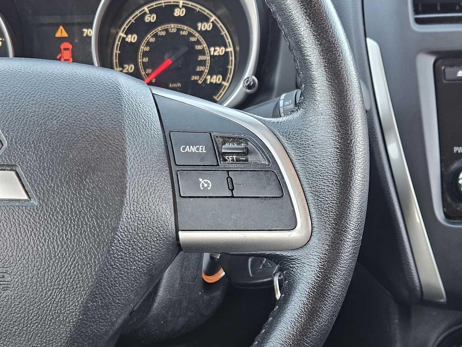 Thumbnail: 2014 Mitsubishi Outlander Sport - 26