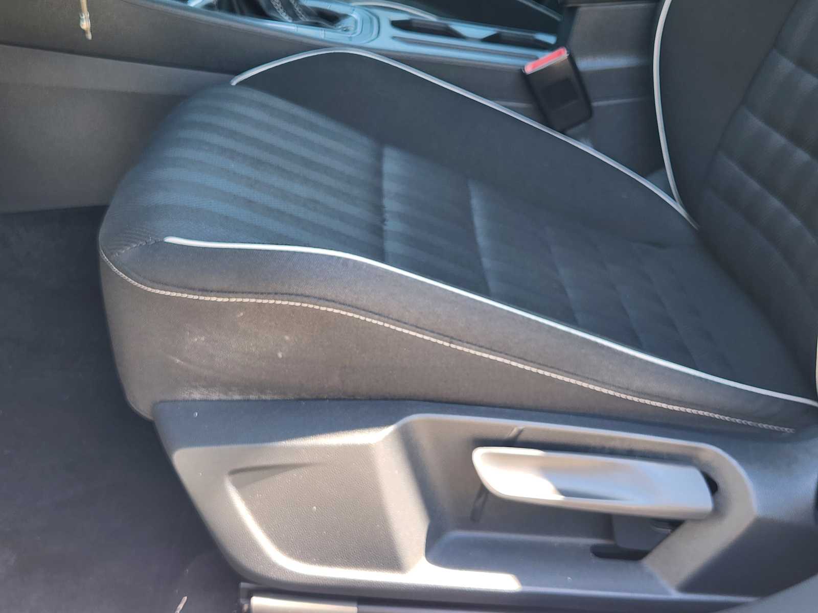 Thumbnail: 2023 Volkswagen Jetta - 24