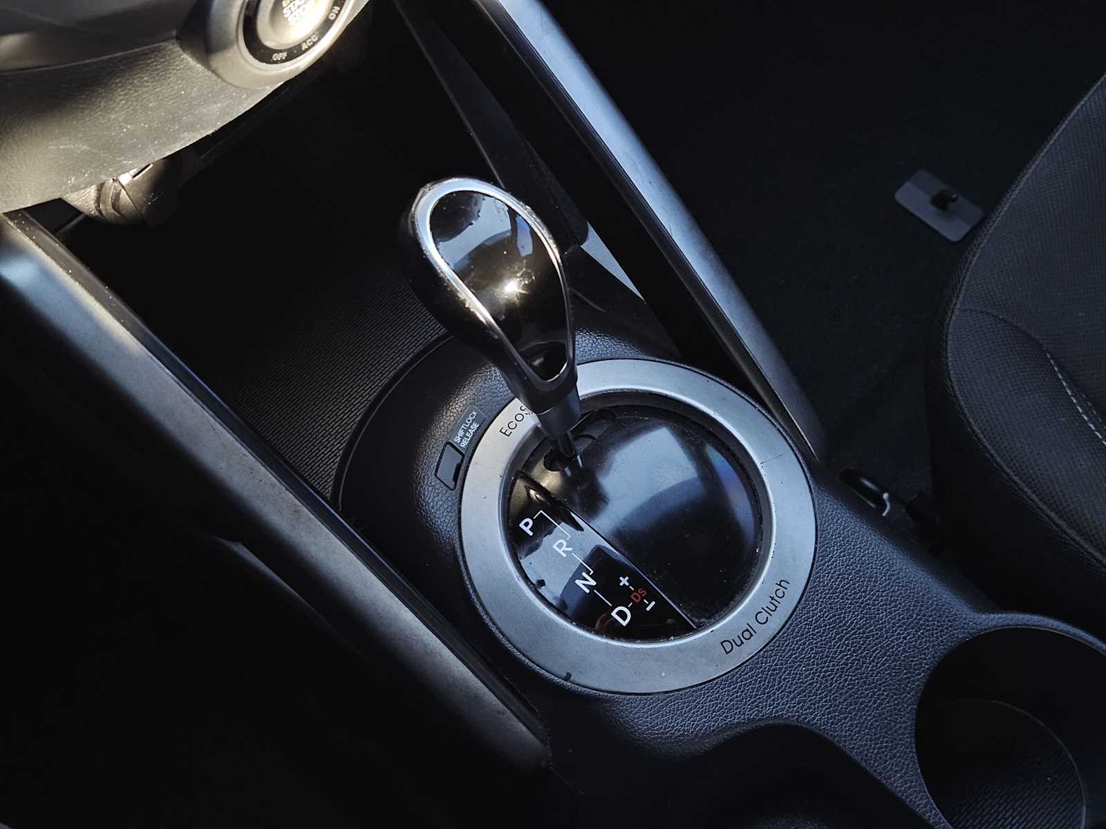 Thumbnail: 2017 Hyundai Veloster - 19