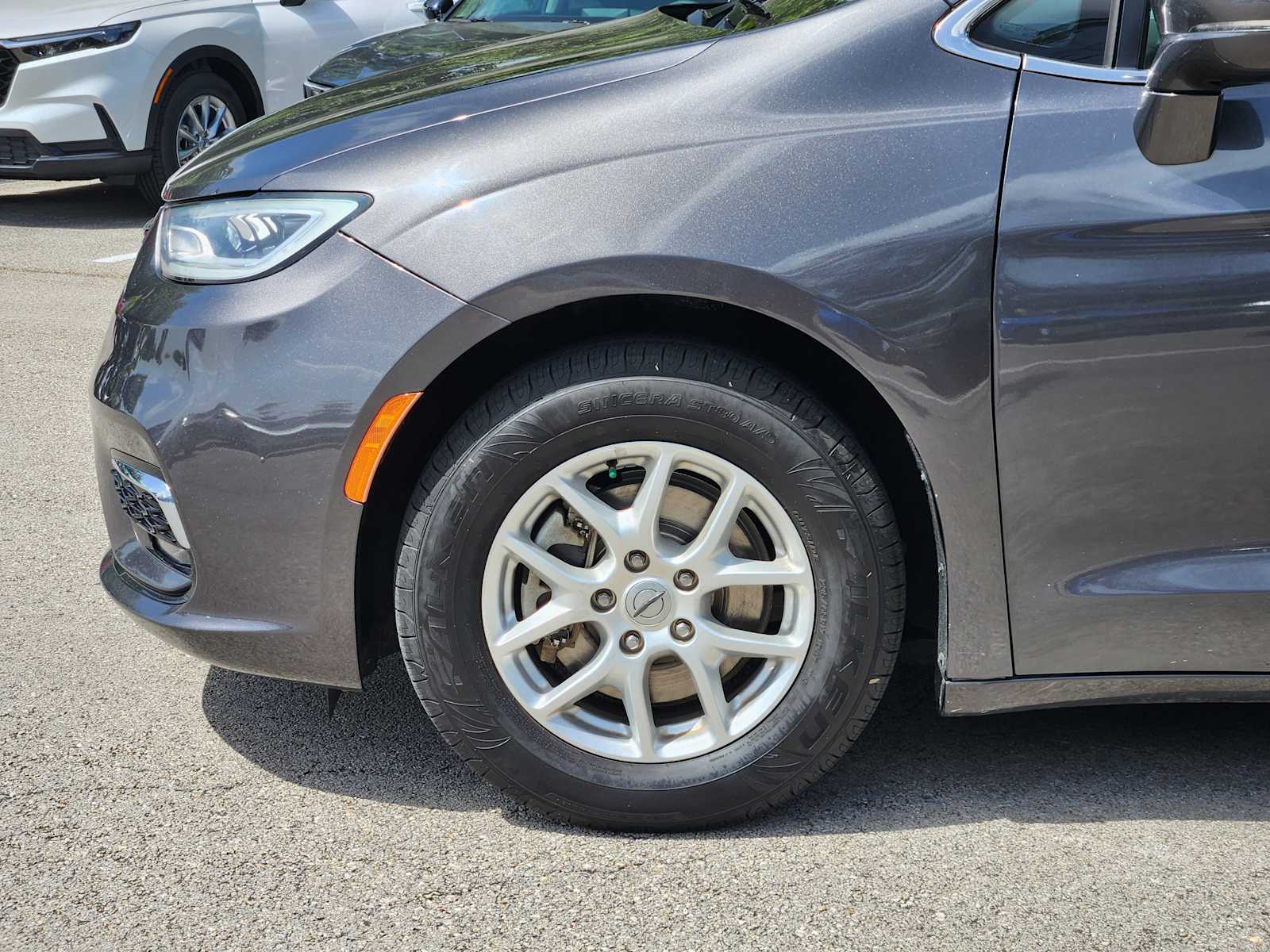 Thumbnail: 2021 Chrysler Pacifica - 7