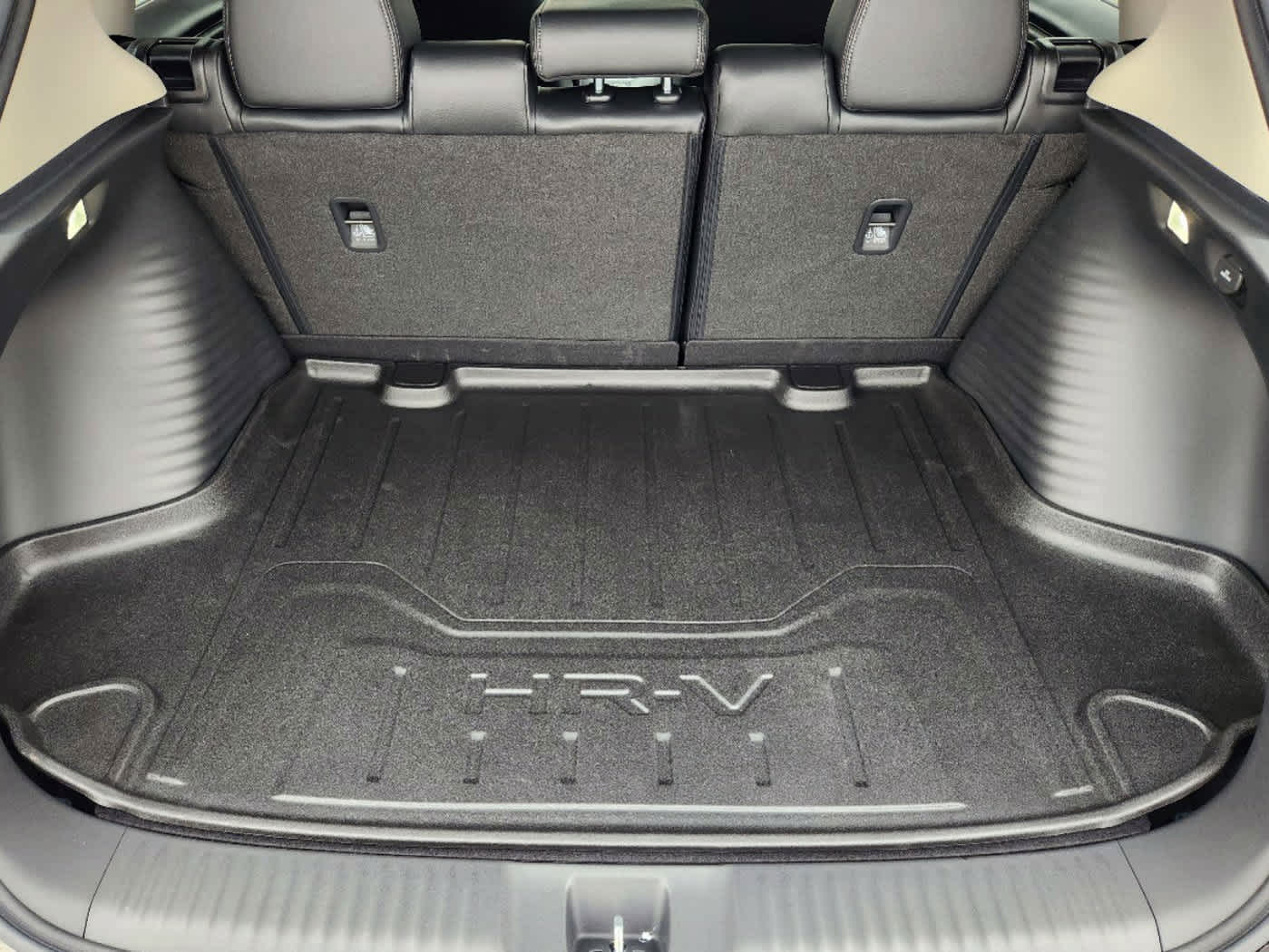 2025 Honda HR-V EX-L 22