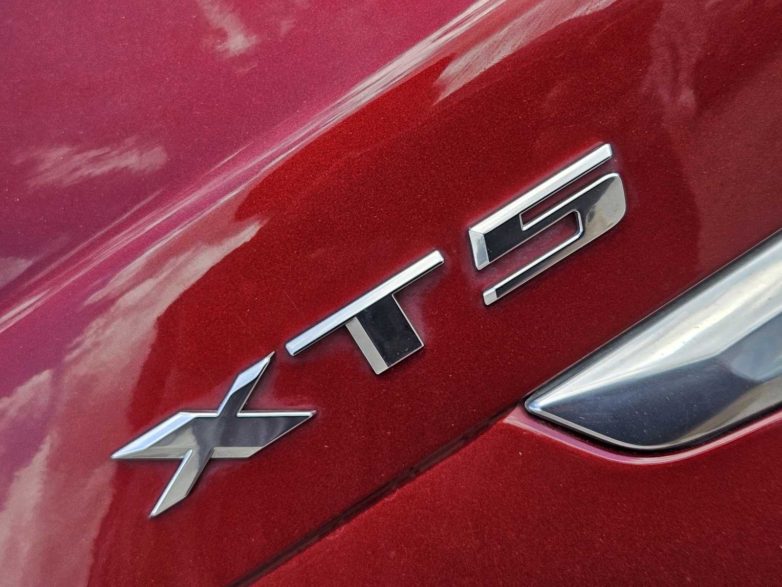 Thumbnail: 2017 Cadillac XT5 - 12