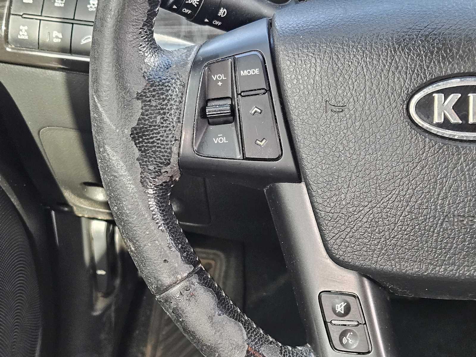 Thumbnail: 2011 Kia Sorento - 26