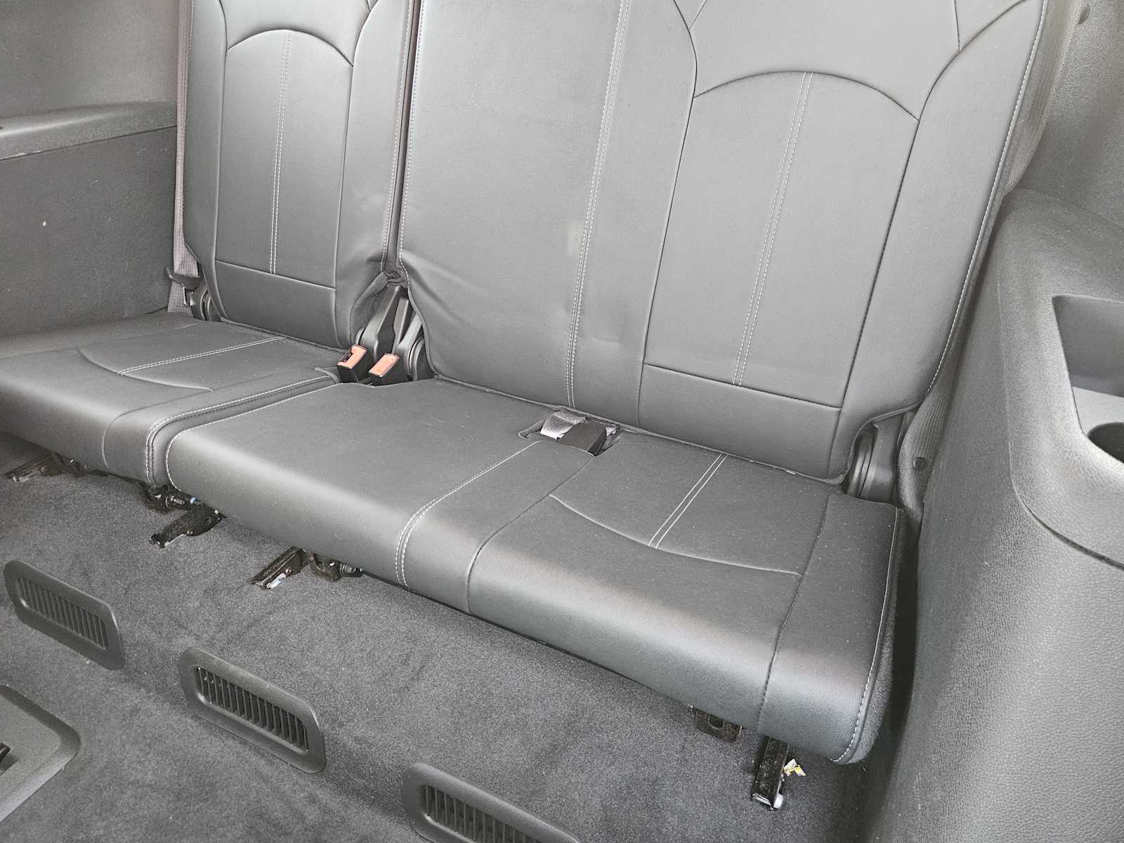 Thumbnail: 2017 Chevrolet Traverse - 29